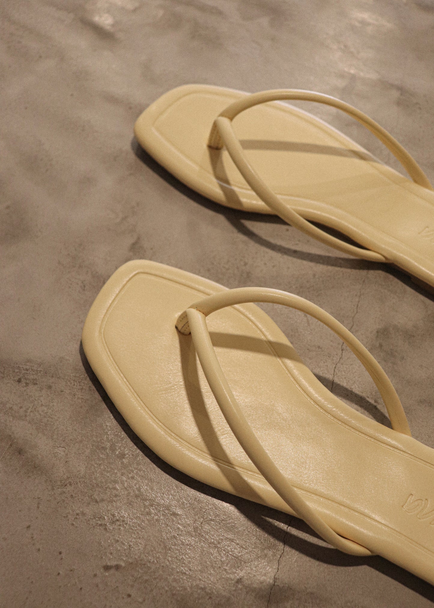 Flip Flops - Butter