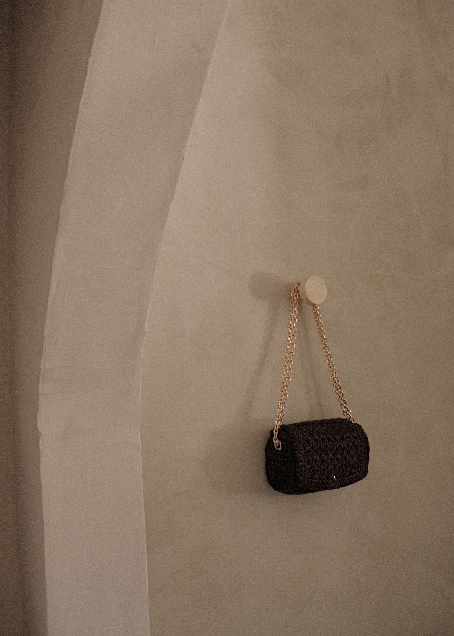 Hayworth Crossbody - Raffia Chocolate