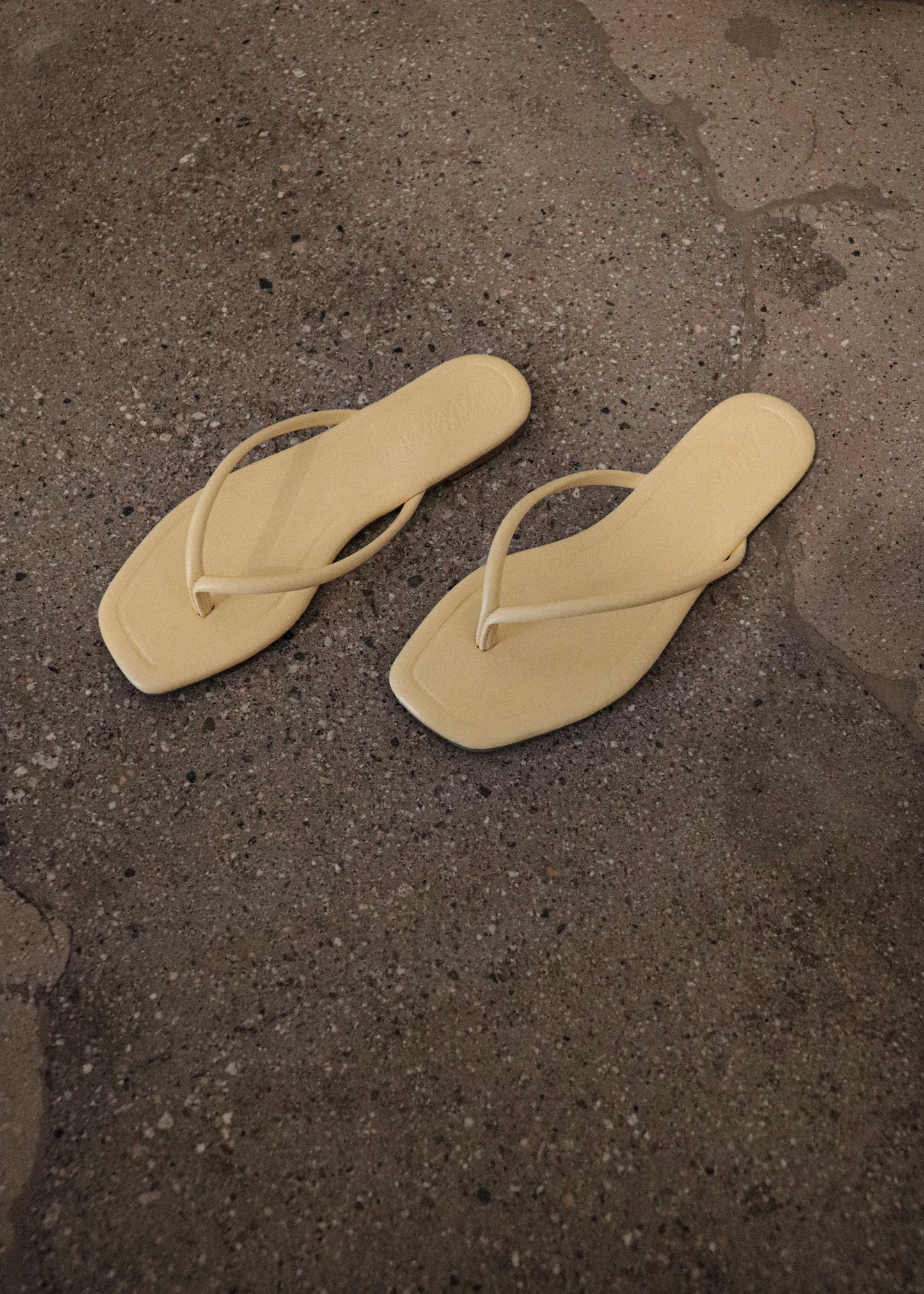 Flip Flops - Butter