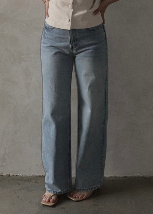 High Waisted Jean - Light Wash