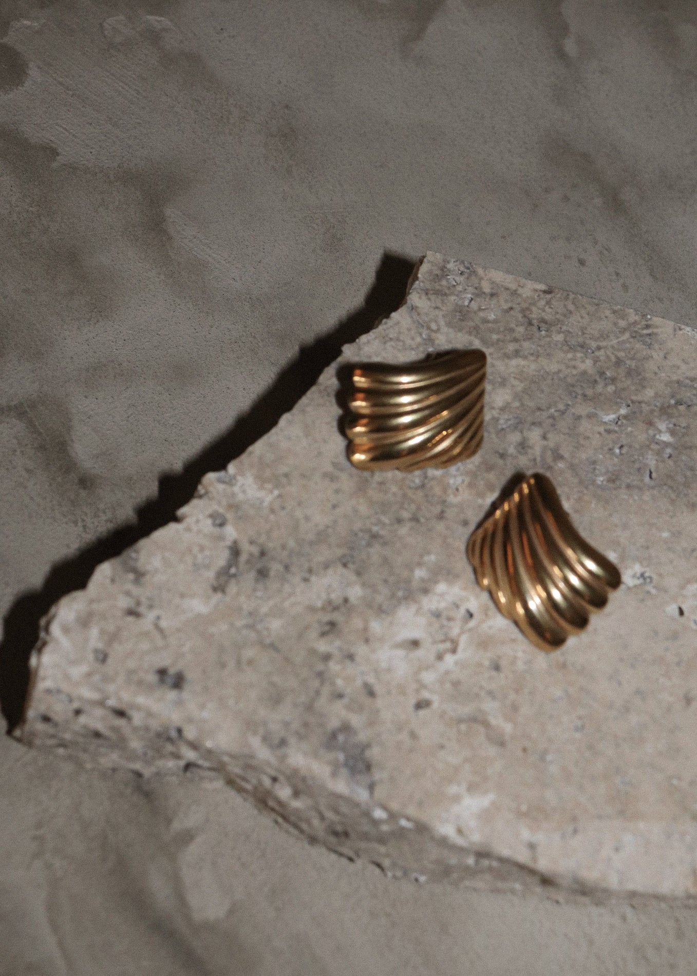 Ribbed Earrings - Gold