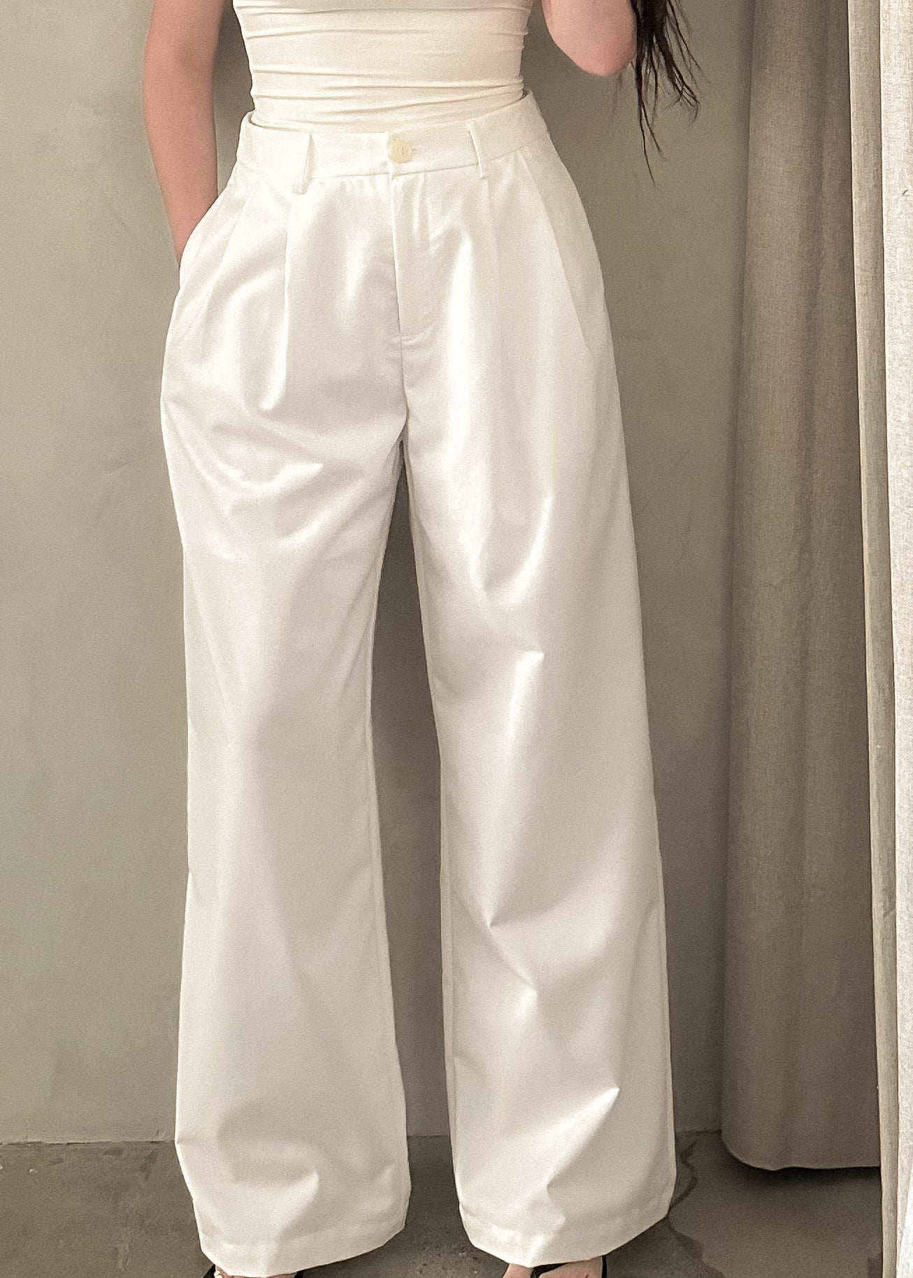 Classic Trouser - White